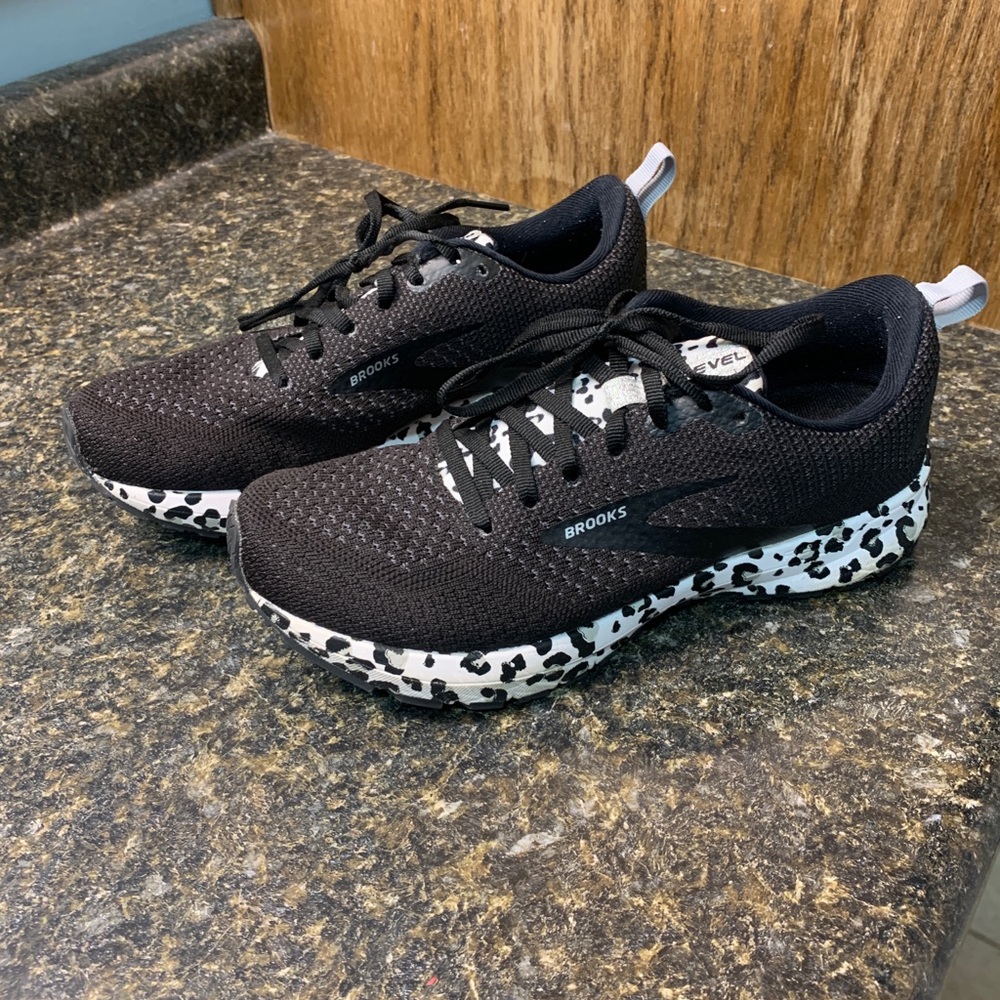 Brooks Revel 4 - Running Shoe - Cheetah/Leopard print